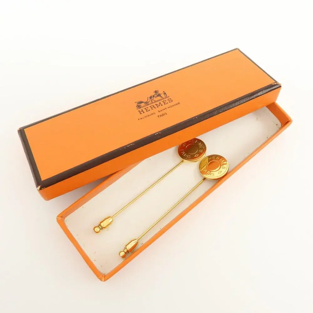 7072 - Hermes Set Of 2 Sellier Metal Pin Brooch Gold